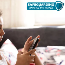 Online risks and war trauma image